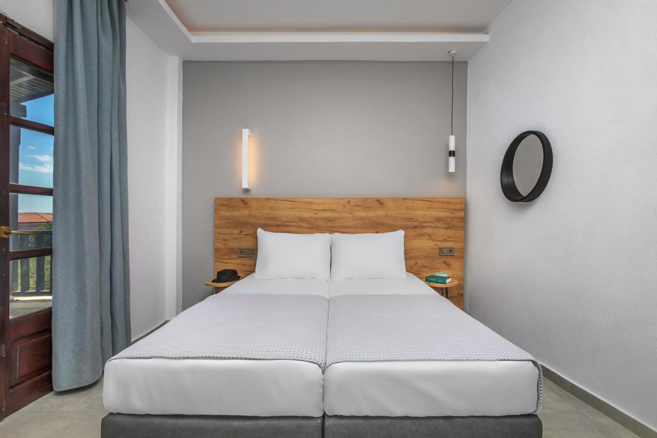 Eleon Suites Afitos Afytos Exterior foto
