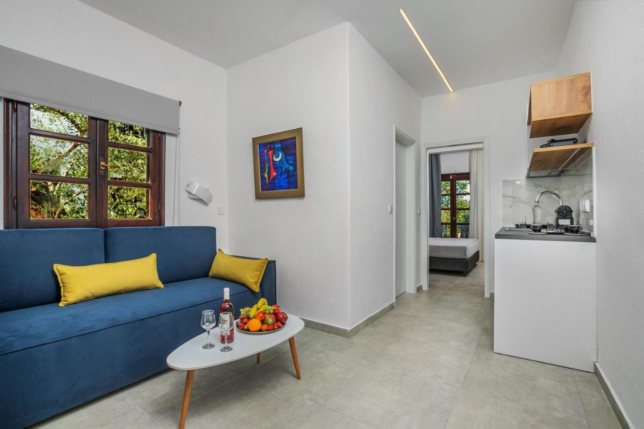 Eleon Suites Afitos Afytos Exterior foto