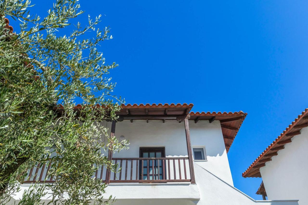 Eleon Suites Afitos Afytos Exterior foto