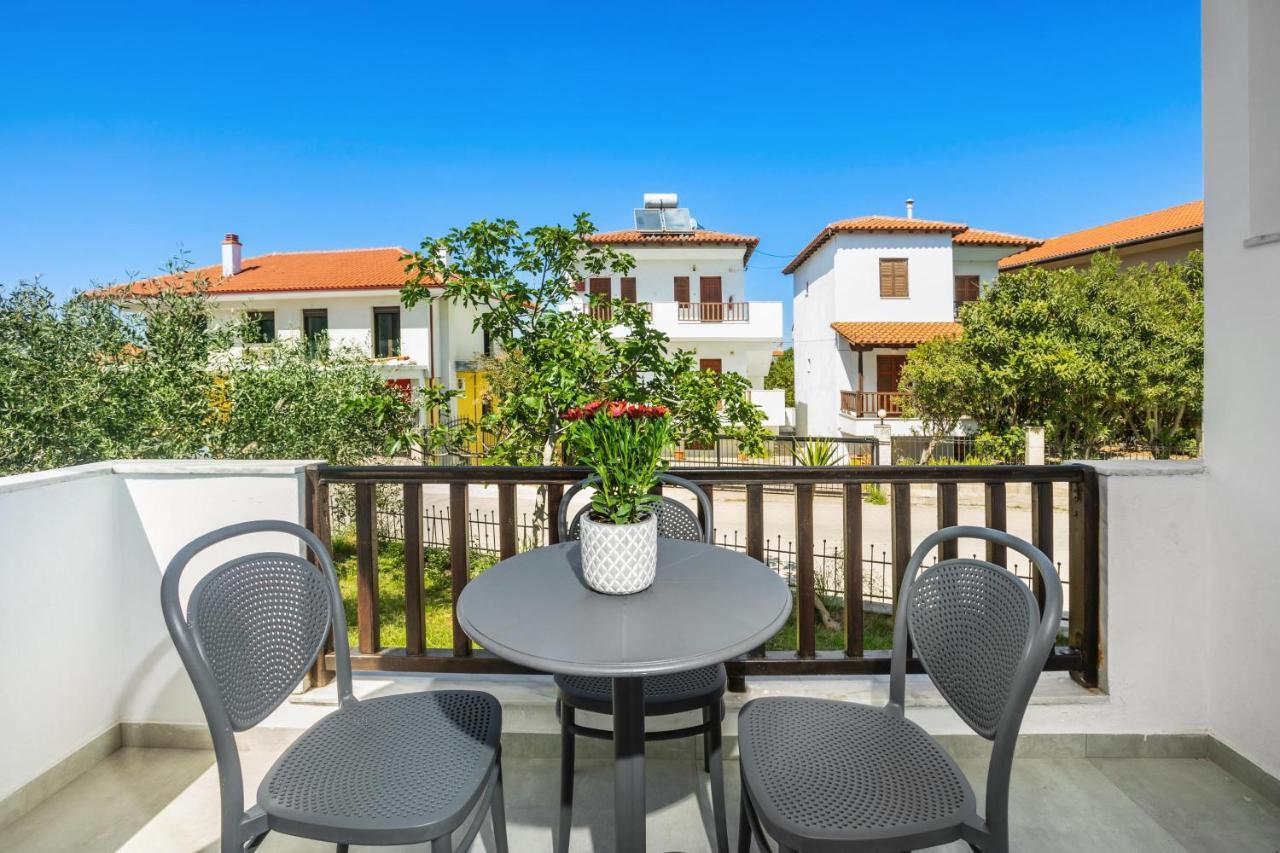 Eleon Suites Afitos Afytos Exterior foto