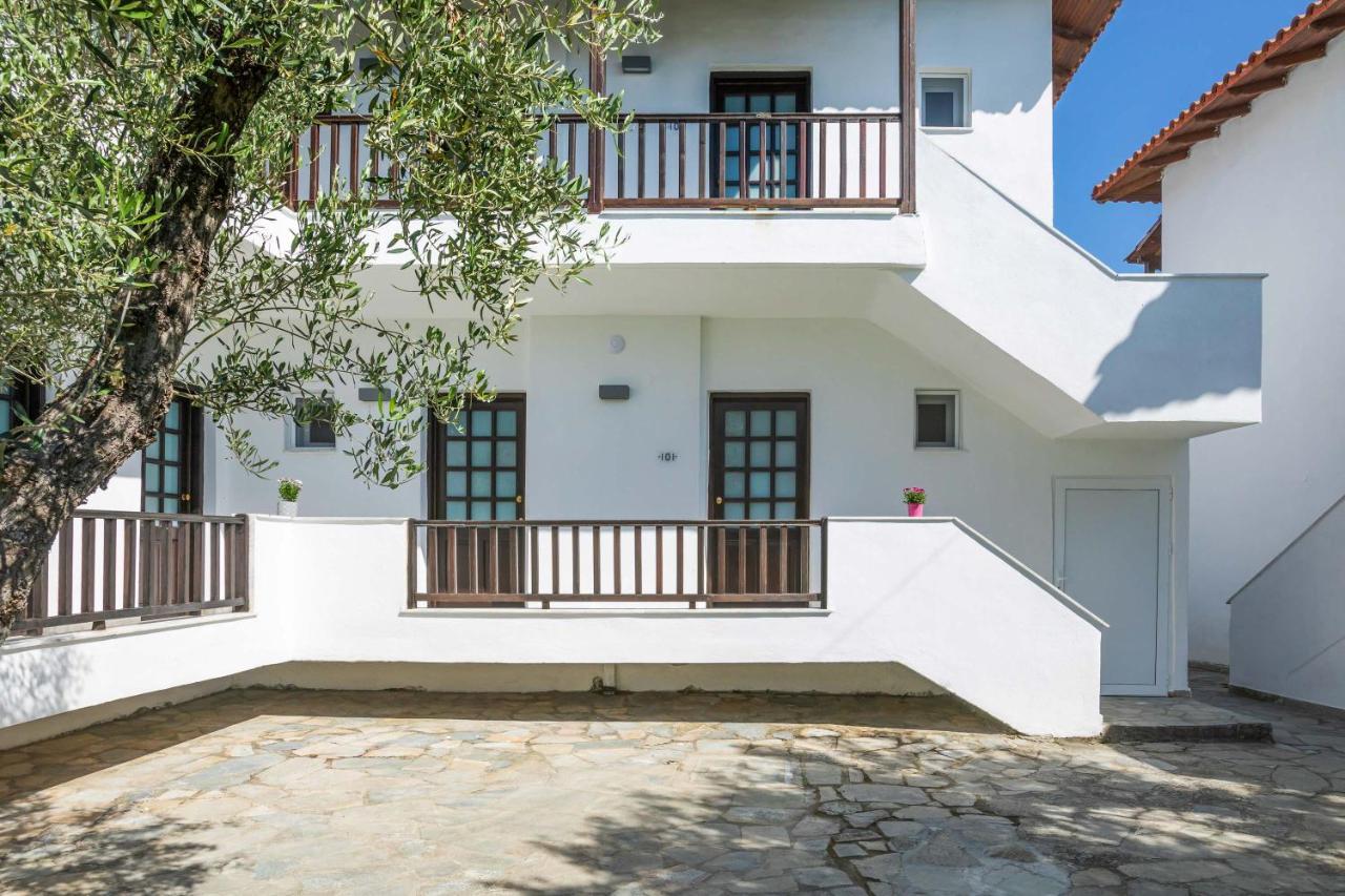 Eleon Suites Afitos Afytos Exterior foto