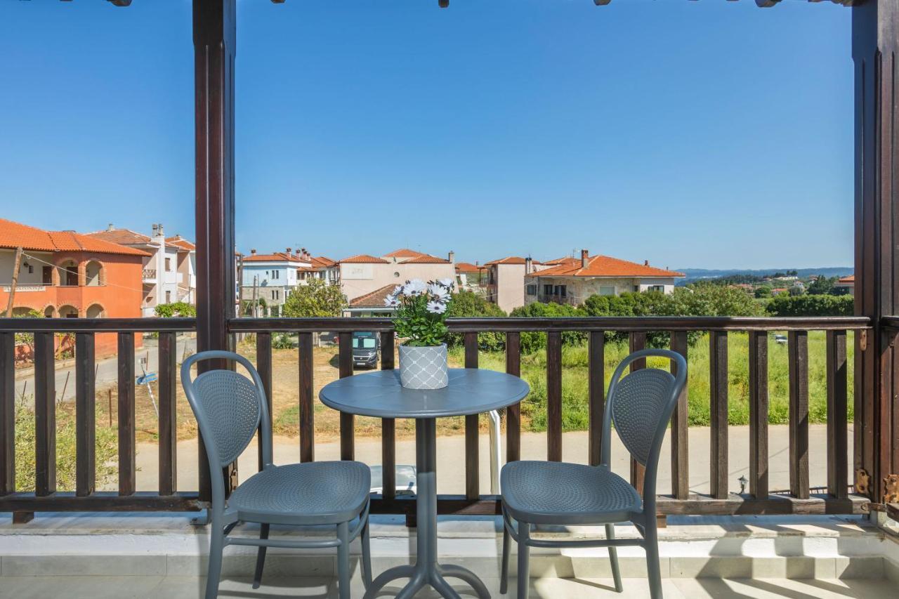 Eleon Suites Afitos Afytos Exterior foto